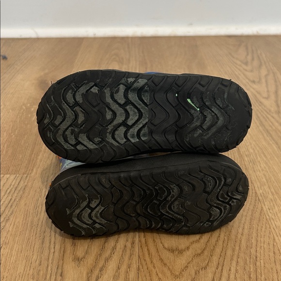 BOGS YOUTH TODDLER RAIN BOOTS Dragon Print Size 11 - Picture 7 of 7